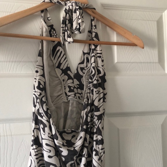 3 for $10 ❤️ Patterned v neck halter top - Picture 4 of 6